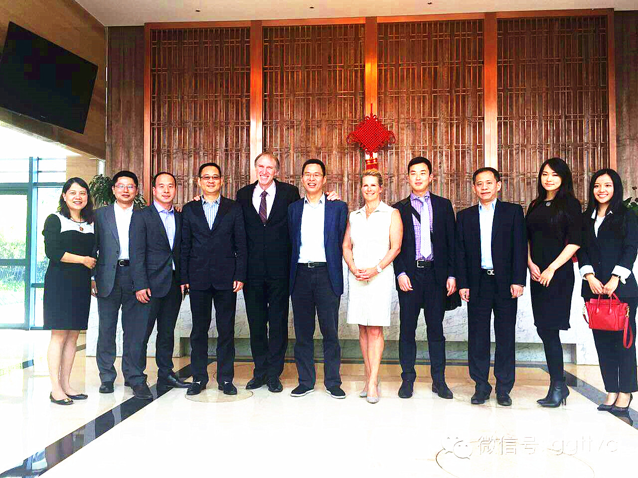 加拿大大陸銀行董事長兼首席運(yùn)營官Scott 夫婦一行到訪硅谷天堂洽談戰(zhàn)略合作